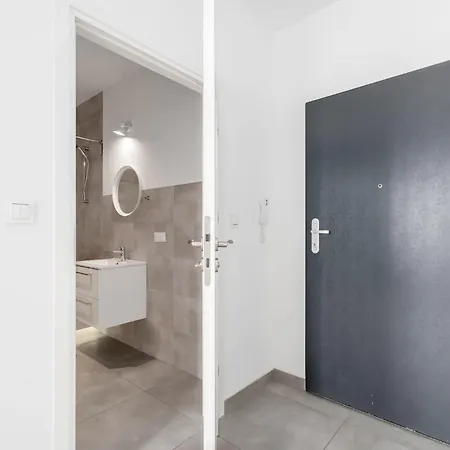 Enjoy! Marywilska Apartment Warsaw