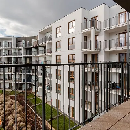 Enjoy! Marywilska Apartman Varsó